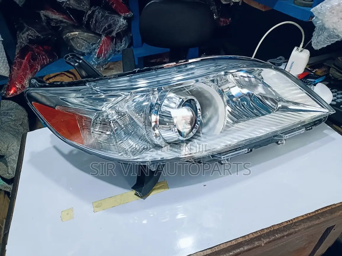 Toyota Sienna 2012 Headlight/Headlamp