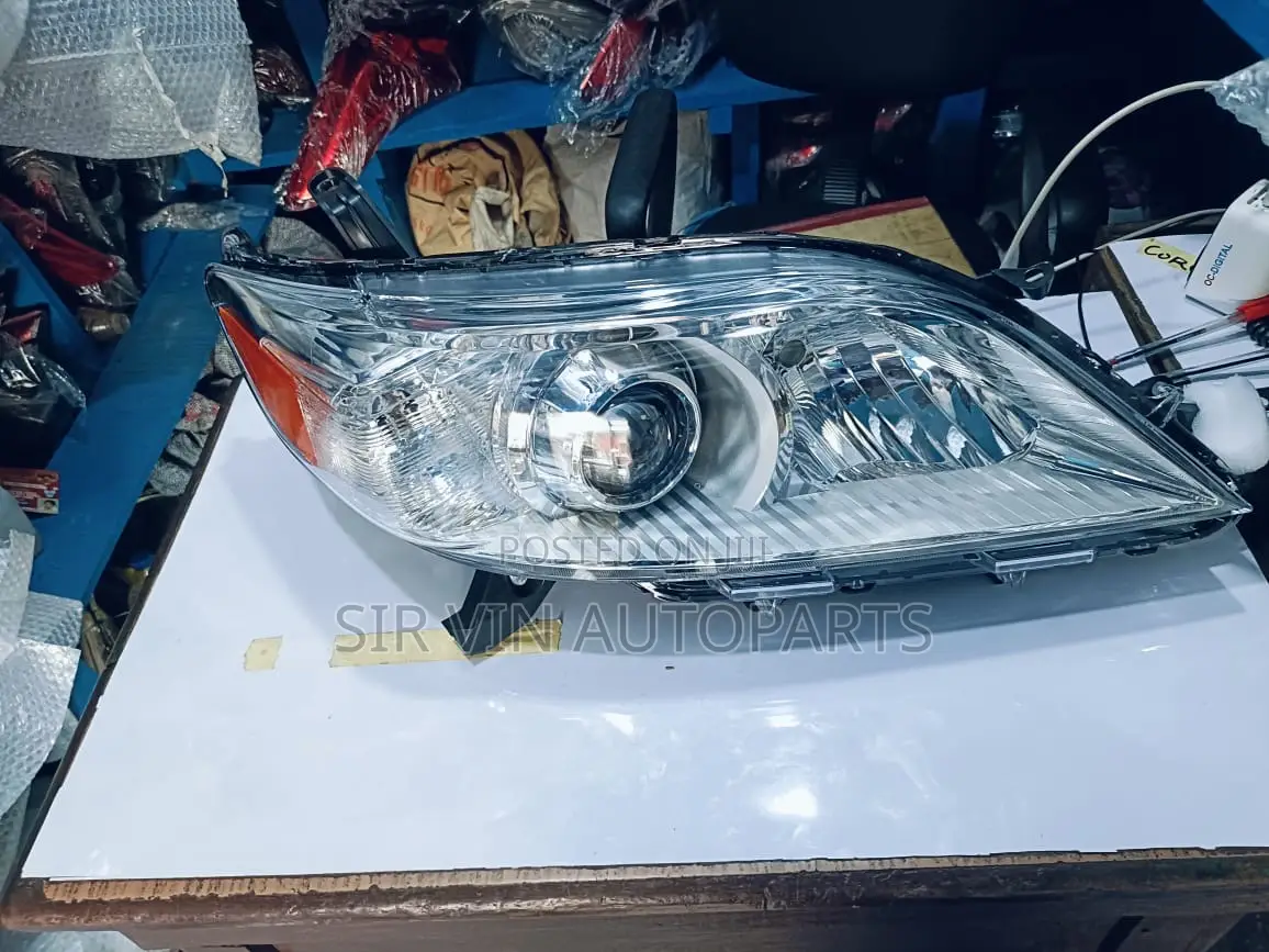Toyota Sienna 2012 Headlight/Headlamp