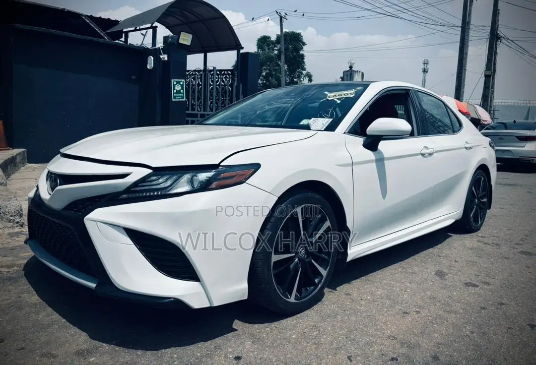 Toyota Camry XSE V6 FWD 2020 White