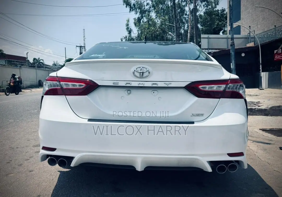 Toyota Camry XSE V6 FWD 2020 White
