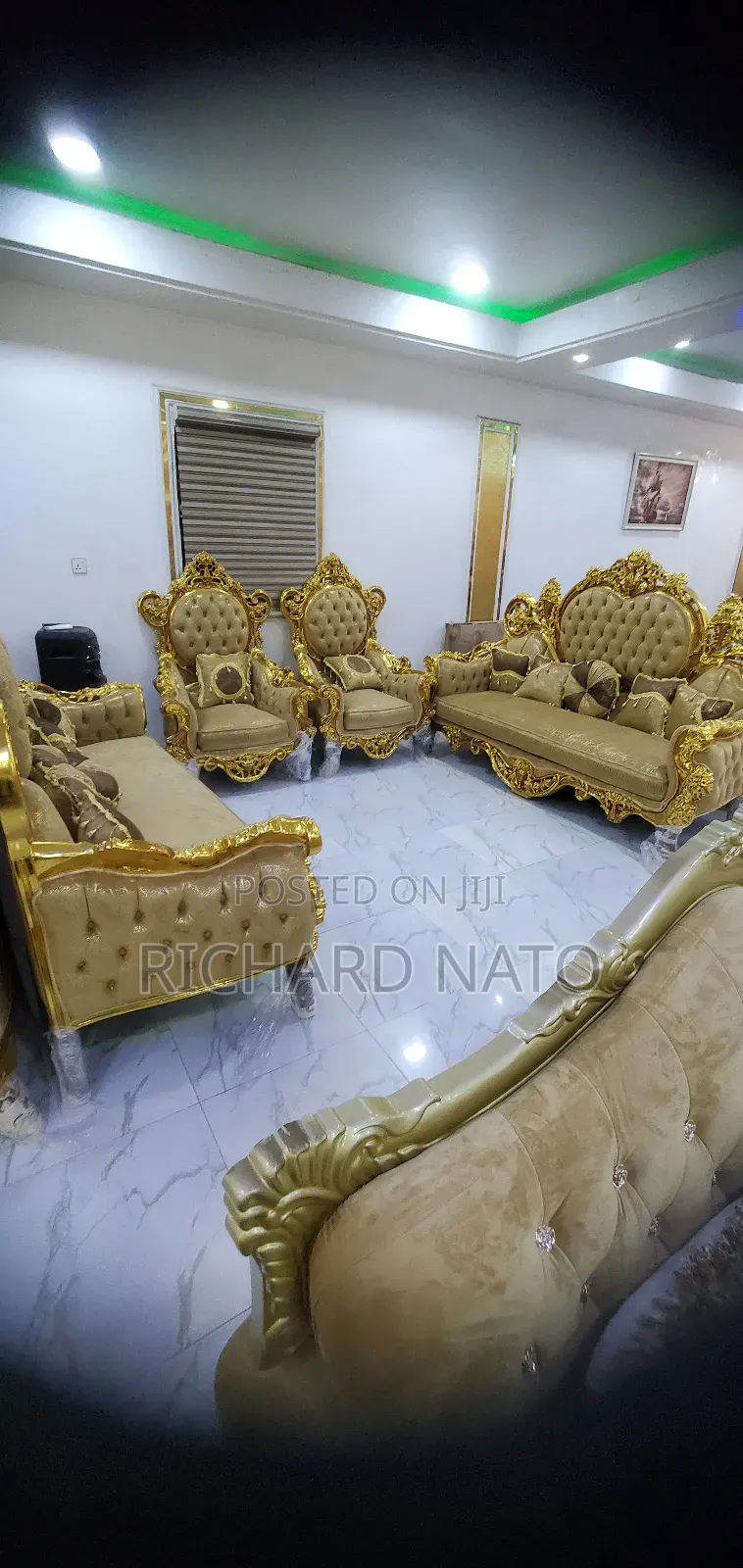 Mall on Luxury Service Parlor Sofa