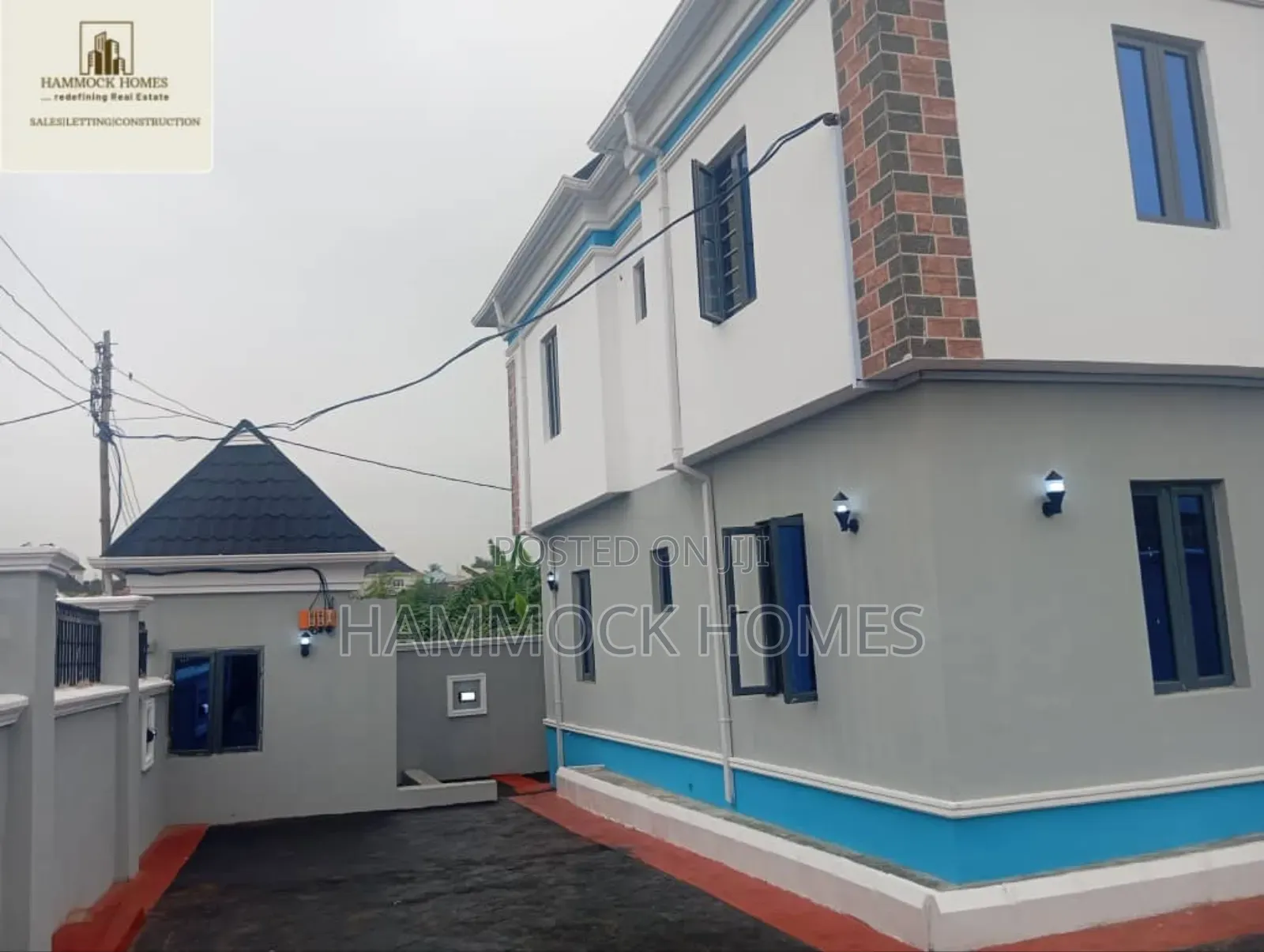 12bdrm Block of Flats in Unity Estate, Akobo for sale