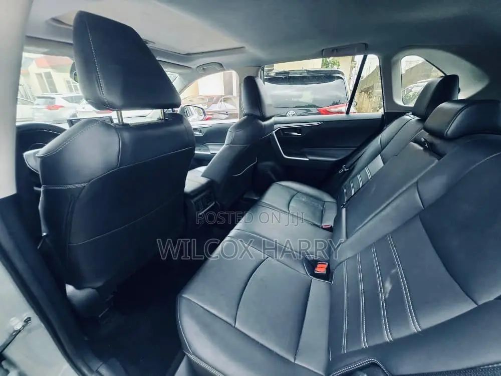 Toyota RAV4 XLE Premium AWD 2020 Green