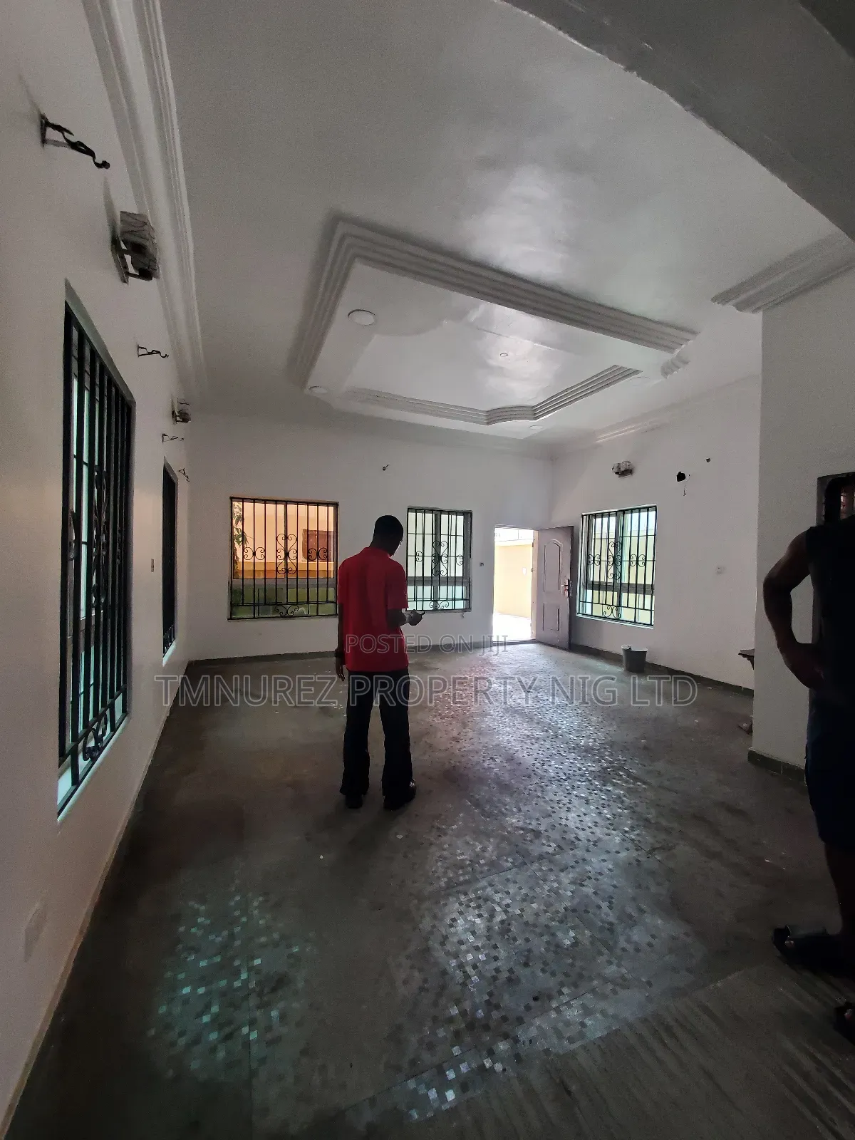 5bdrm Duplex in Chevron for rent