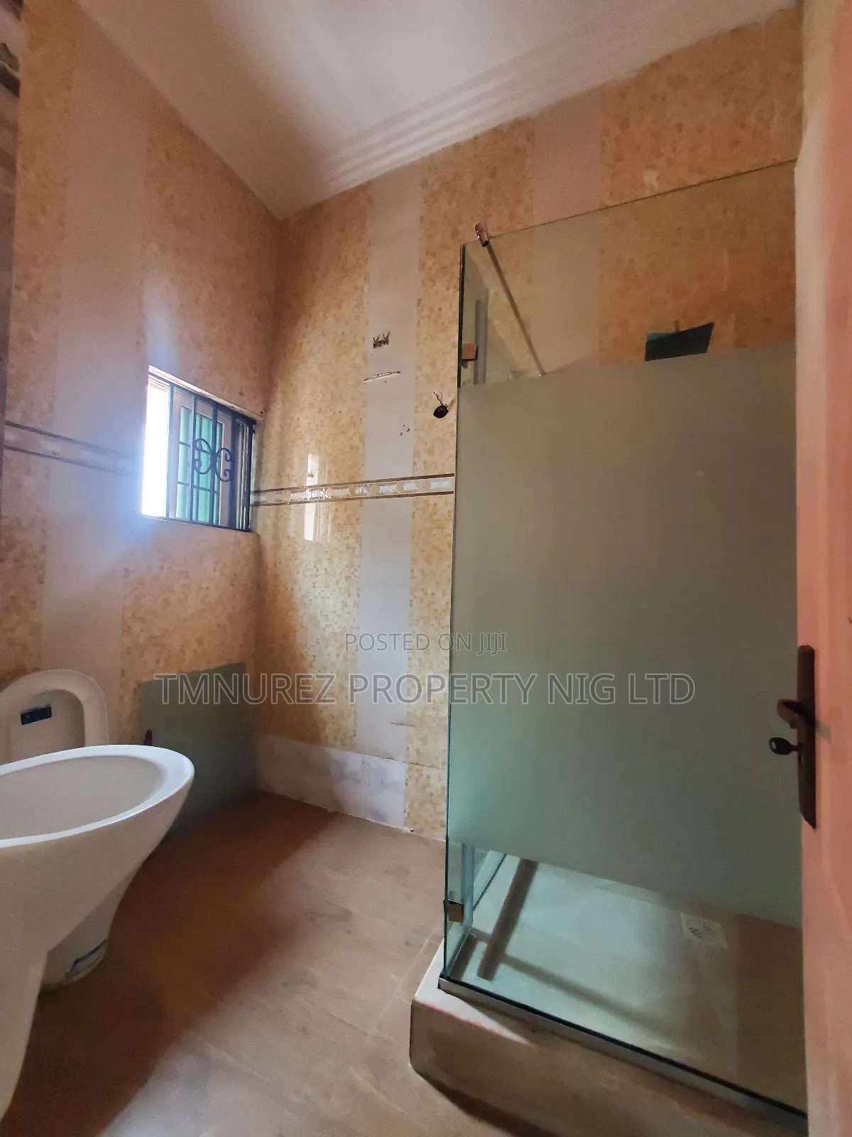 5bdrm Duplex in Chevron for rent