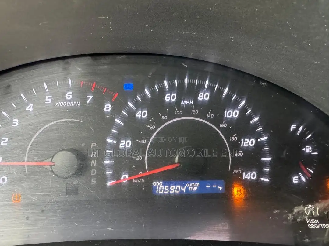 Toyota Camry LE 4dr Sedan (2.5L 4cyl 6AM) 2010 Gray