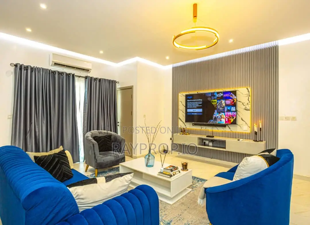 055166qc - 3 Bedroom Shortlet in Ikeja