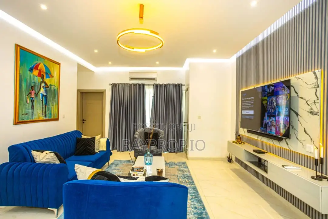 055166qc - 3 Bedroom Shortlet in Ikeja