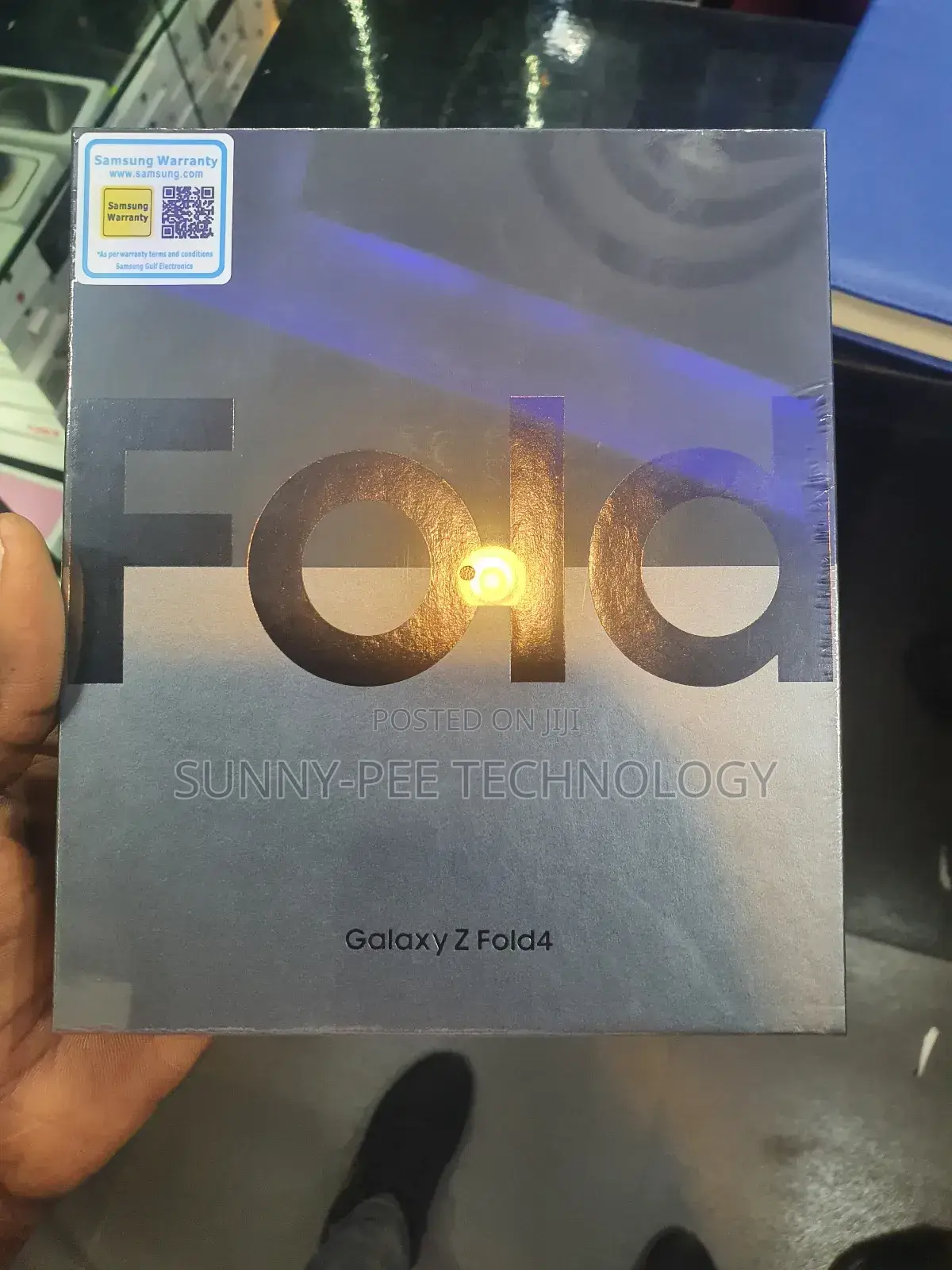 New Samsung Galaxy Z Fold4 512 GB Gold