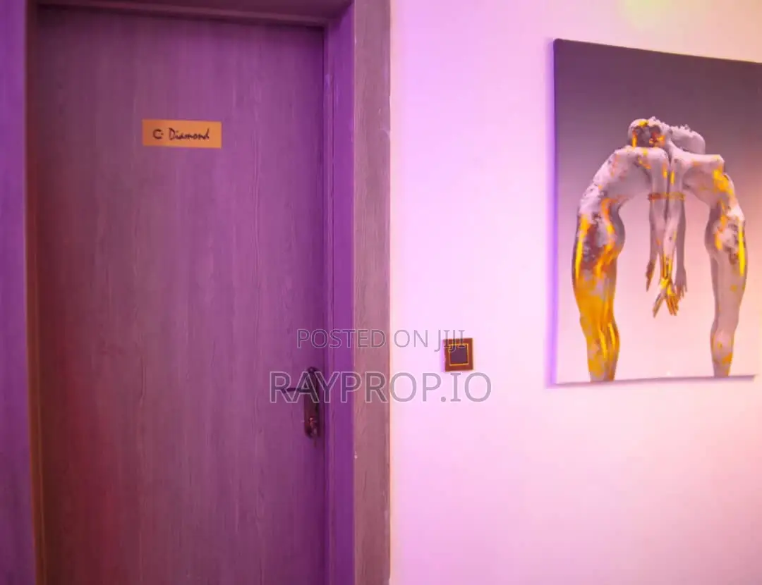 652620ul - 5 Bedroom Shortlet in Ikeja Gra