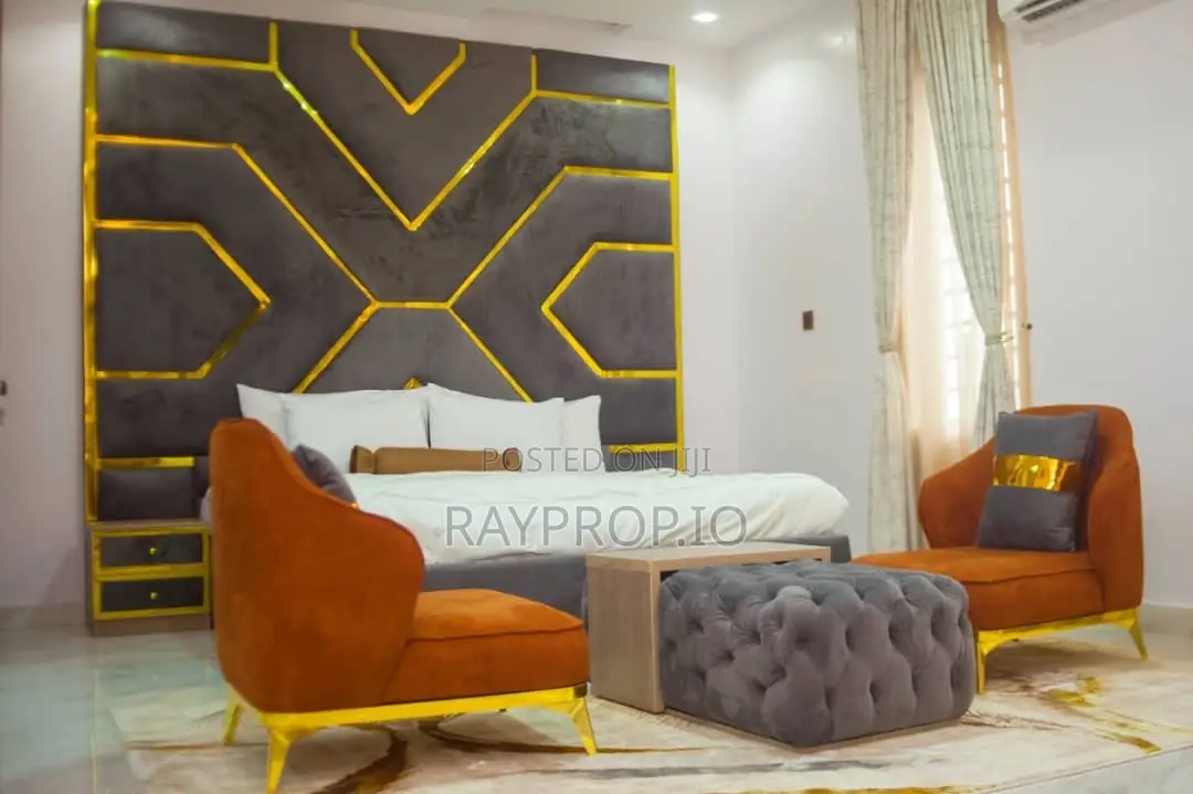 652620ul - 5 Bedroom Shortlet in Ikeja Gra