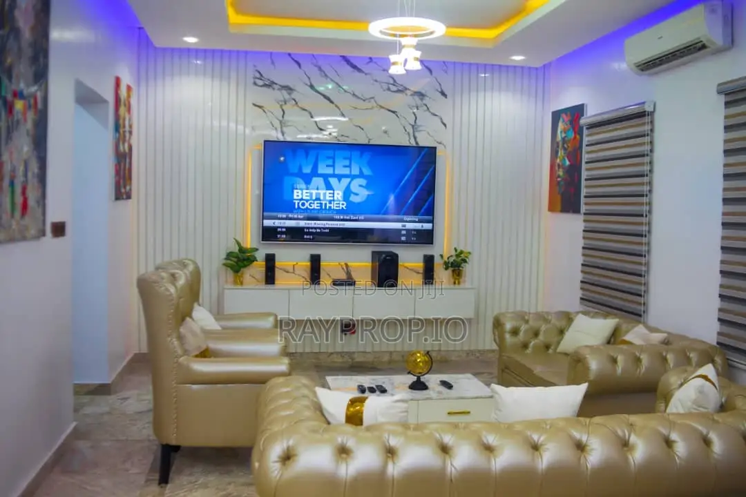 652620ul - 5 Bedroom Shortlet in Ikeja Gra