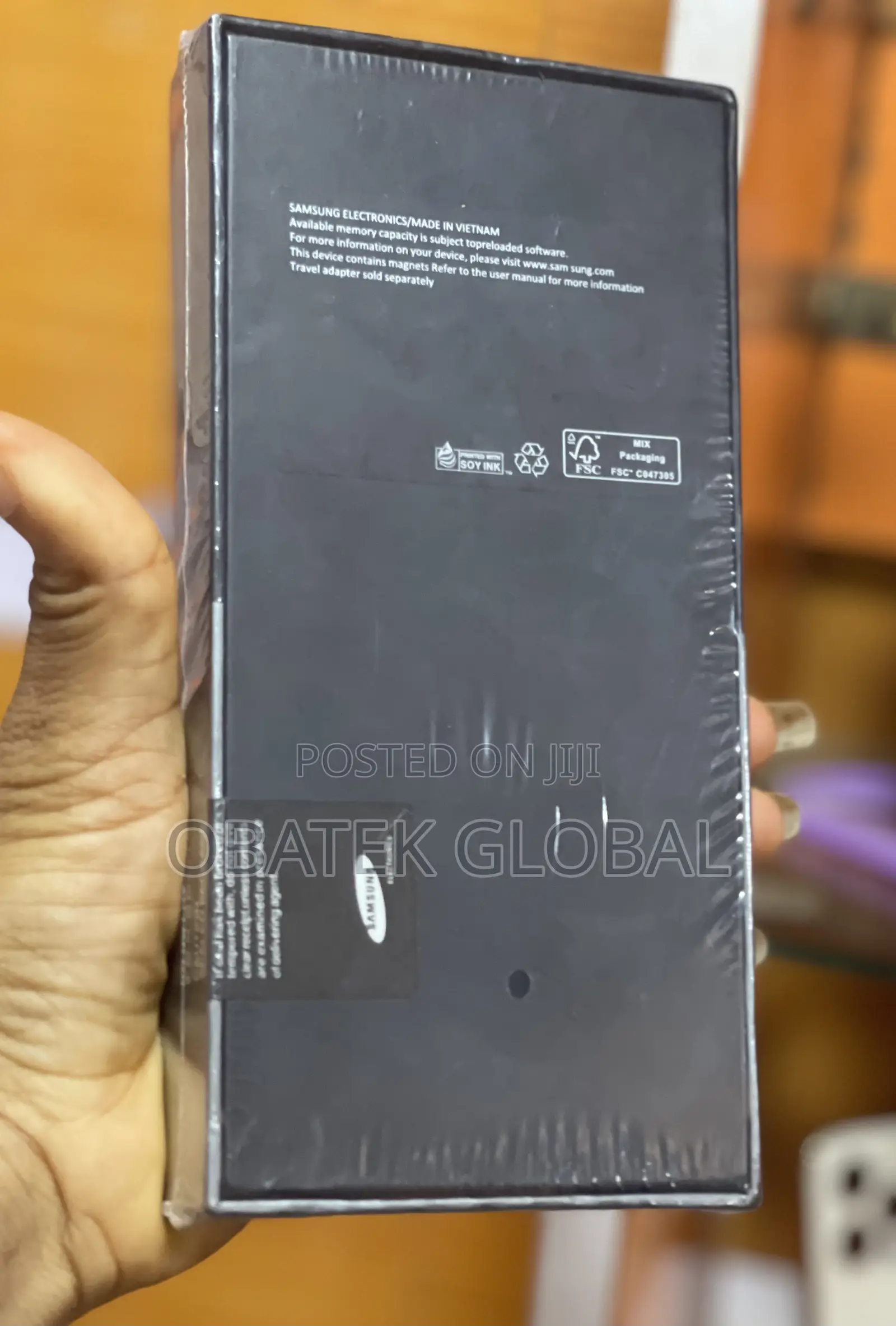 New Samsung Galaxy Z Flip4 128 GB Gold