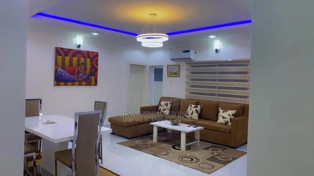 792032rn - 3 Bedroom Shortlet in Surulere