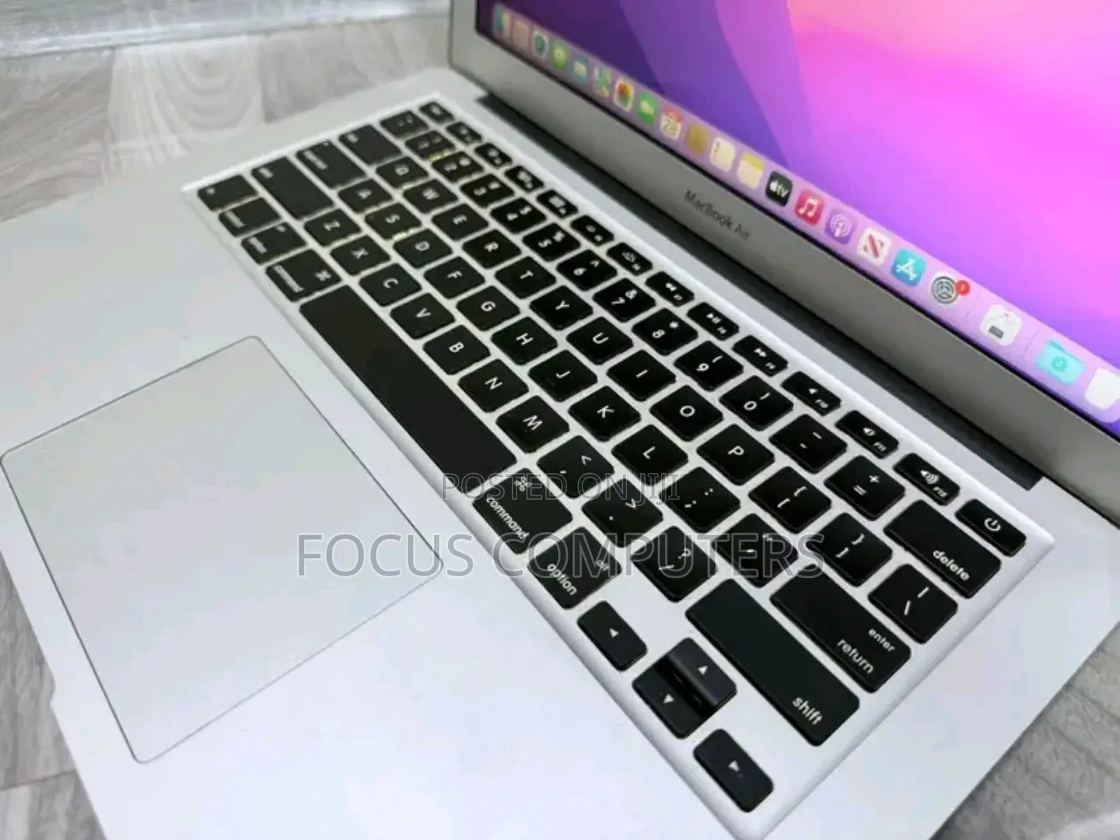 Laptop Apple MacBook Air 2015 4GB Intel Core I5 SSHD (Hybrid) 128GB