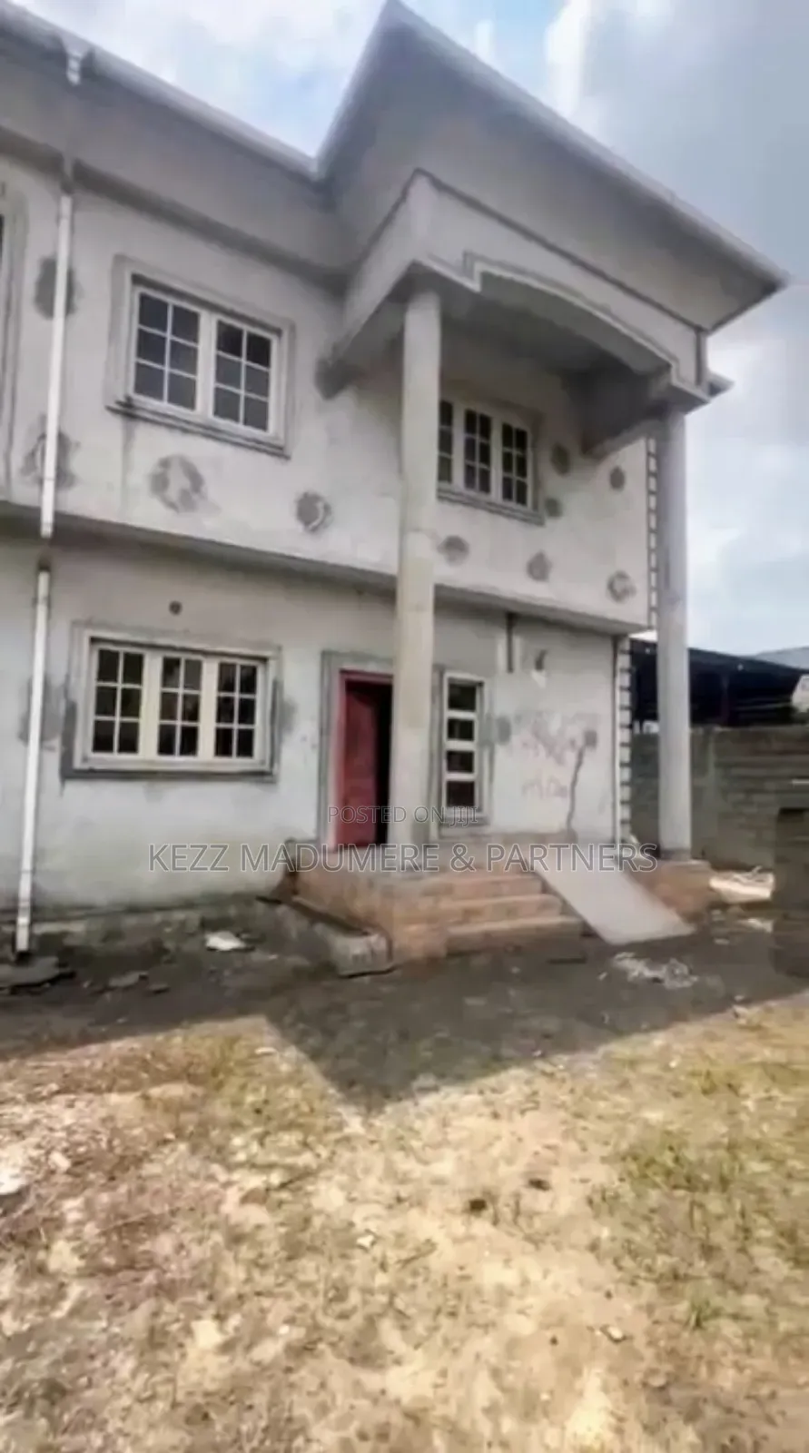 5bdrm Duplex in Off Slaughter Rd, for sale
