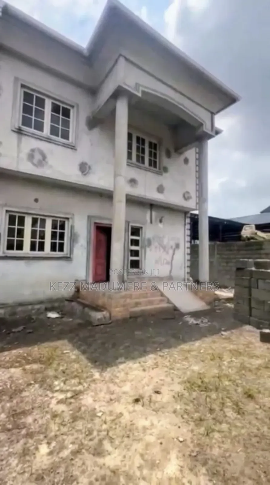 5bdrm Duplex in Off Slaughter Rd, for sale