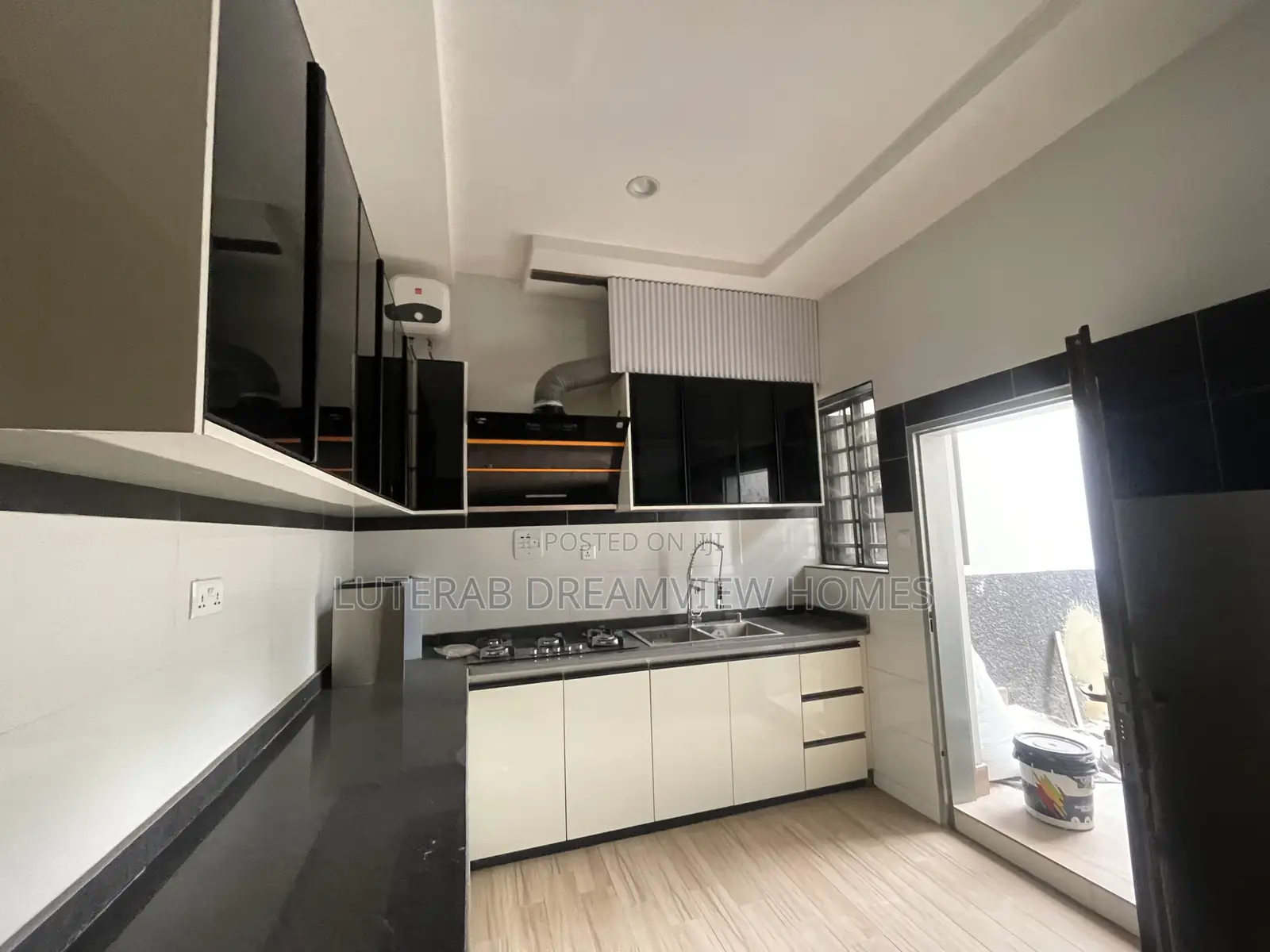 5bdrm Townhouse / Terrace in Katampe for rent