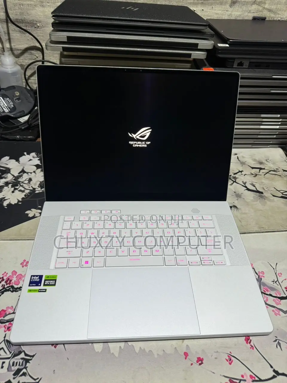 Laptop Asus ROG Zephyrus G16 32GB AMD Ryzen 9 SSD 2T