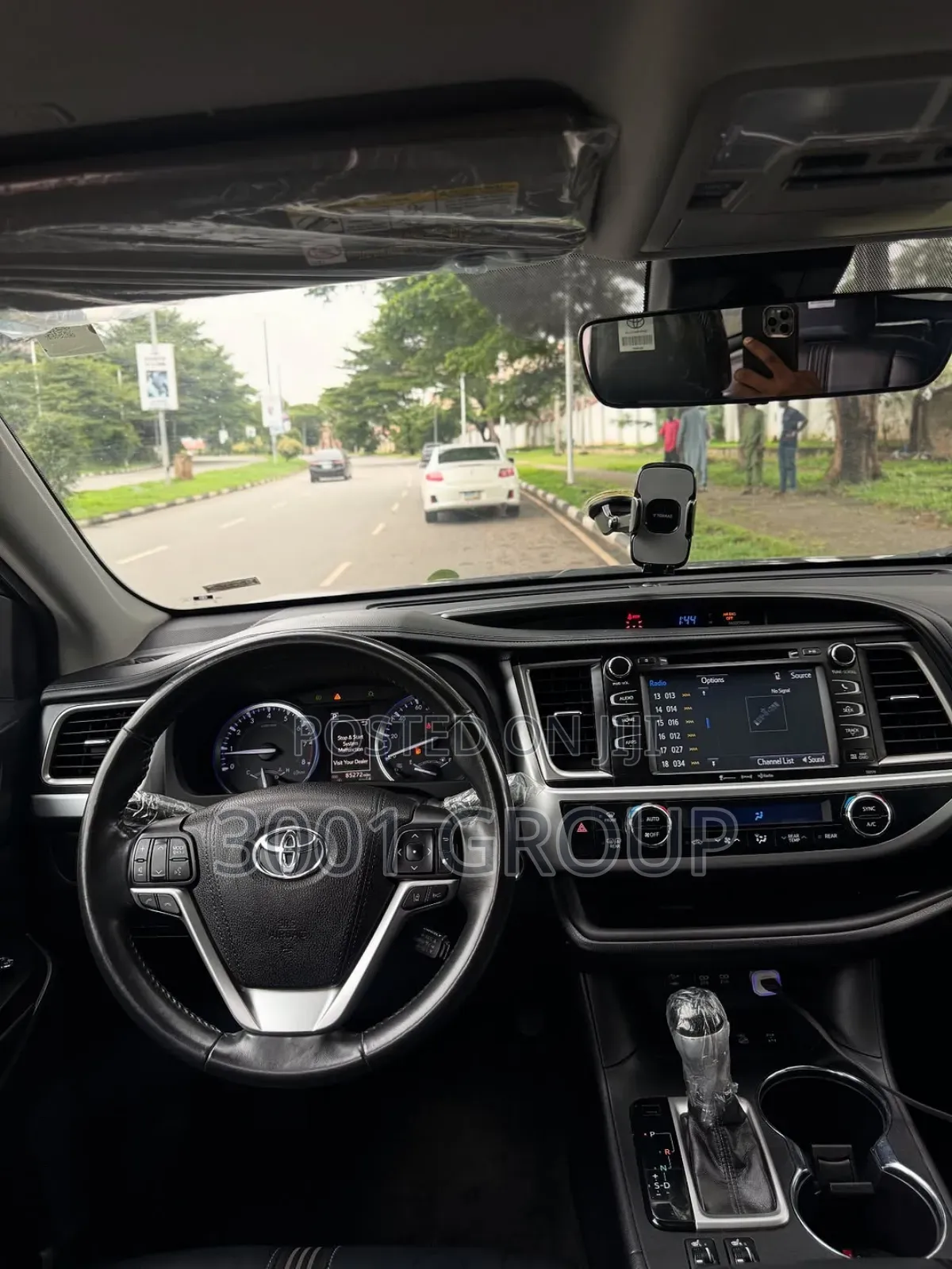 Toyota Highlander SE 2019 Gray