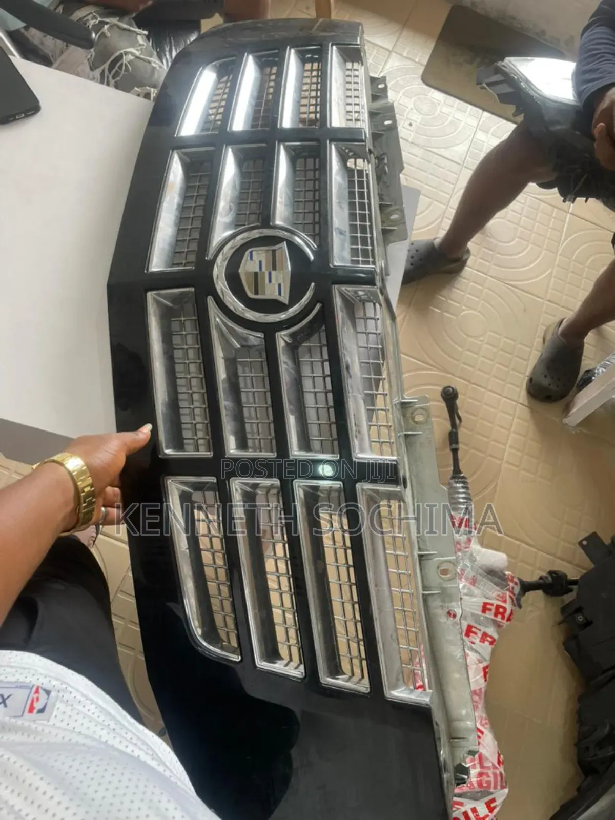 Cadillac Escalade 2010 Front Grill