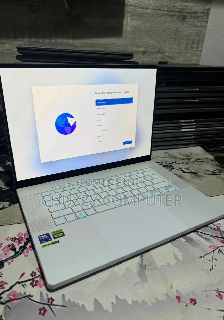 Laptop Asus ROG Zephyrus G16 32GB AMD Ryzen 9 SSD 2T