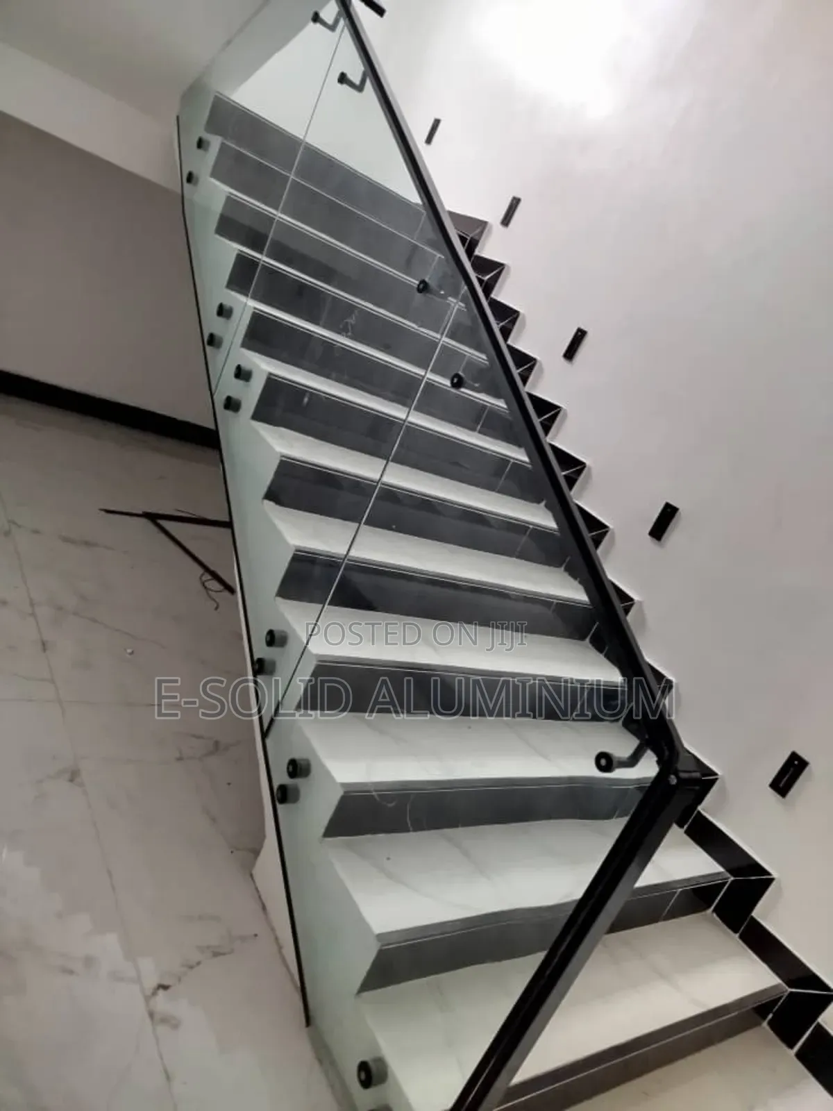 Staircase Handrails With 10mm Tempered Glass