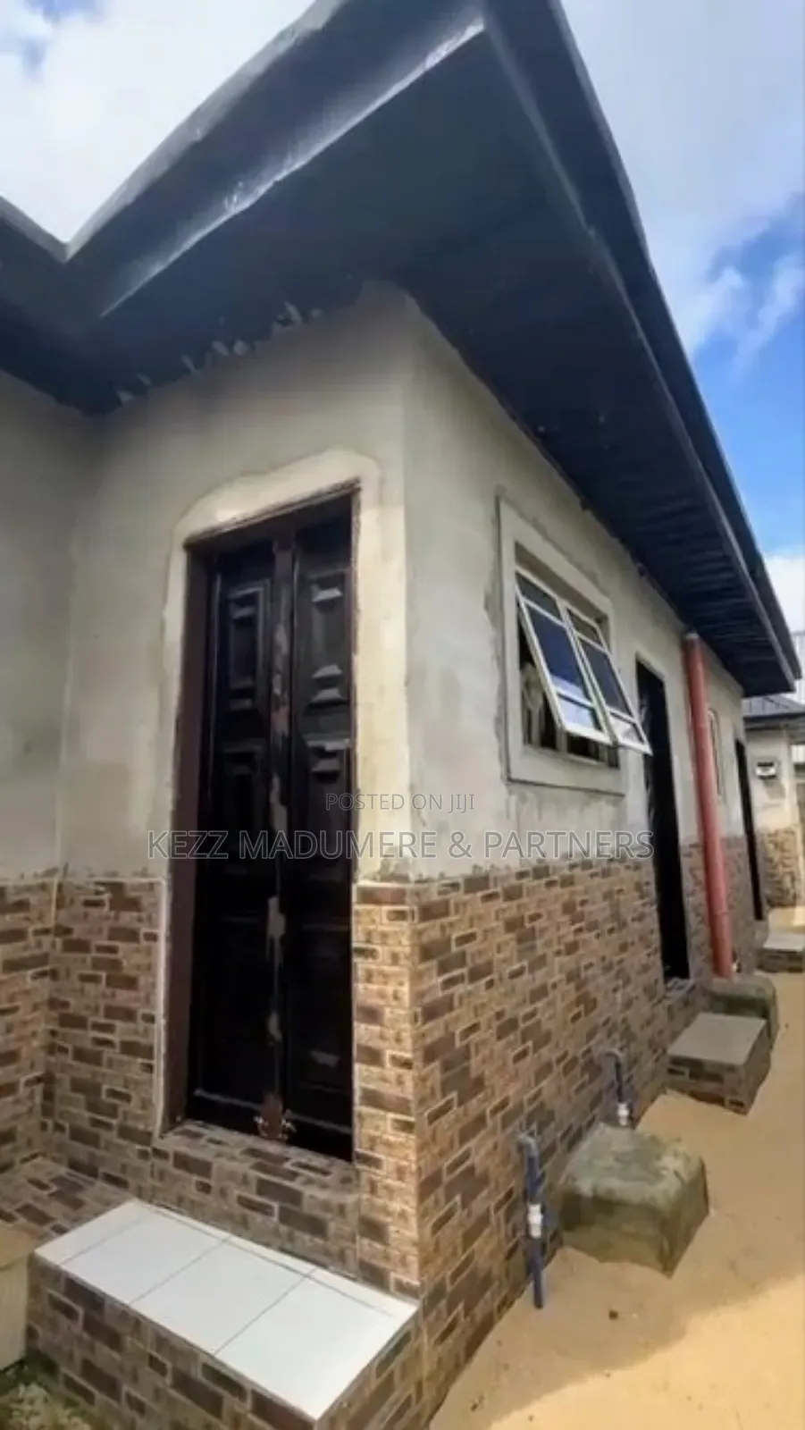 For Sale : 18 Rooms Hotel , Off Egbelu Ryd, Ada George, Ph