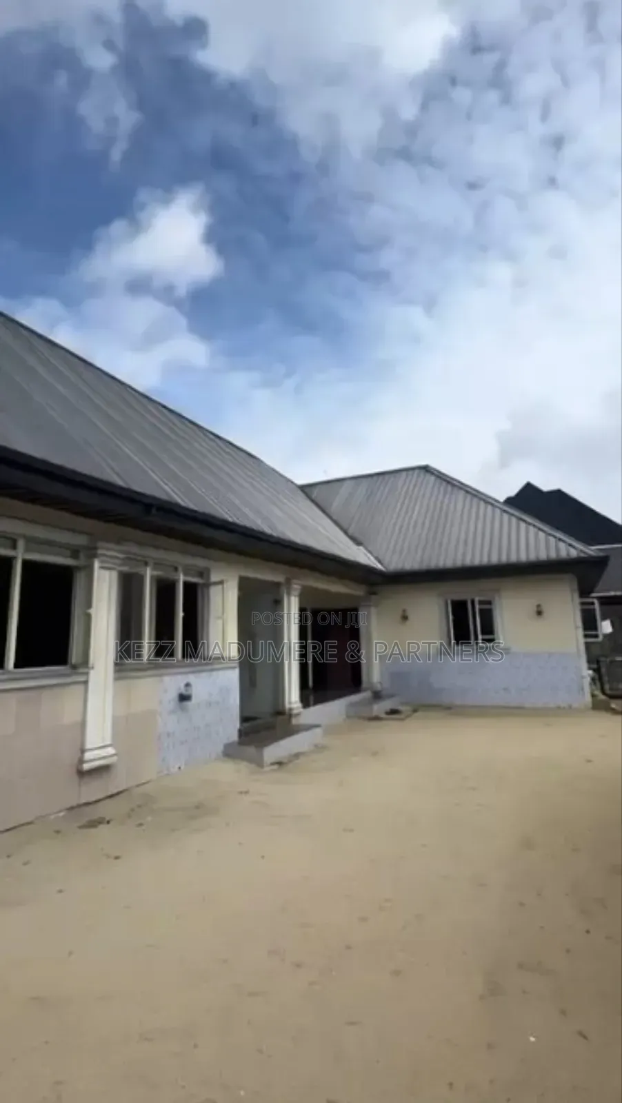 For Sale : 18 Rooms Hotel , Off Egbelu Ryd, Ada George, Ph
