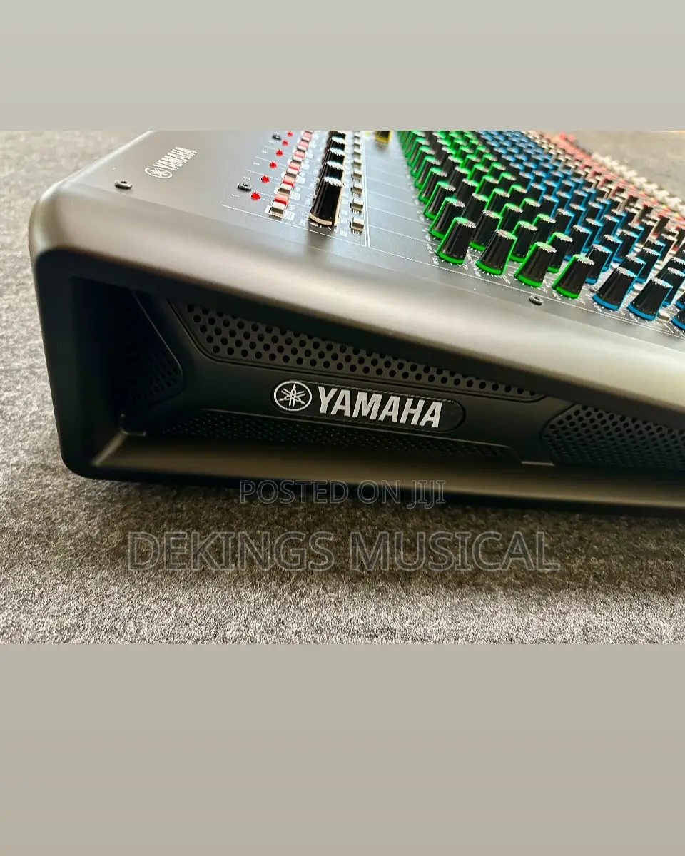 Yamaha Mgp24x 24-Channel Analog Mixing Console With DSP Effects
