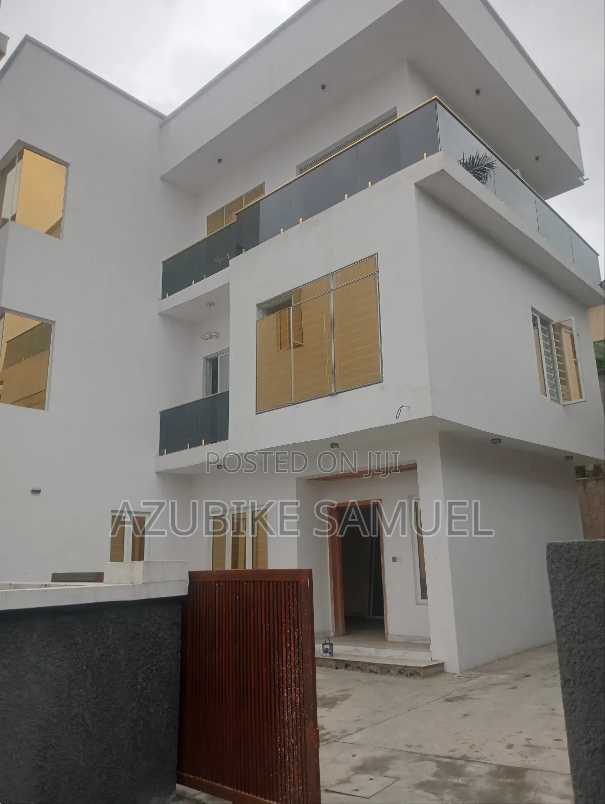 Furnished 5bdrm Duplex in Salvation Estate for sale