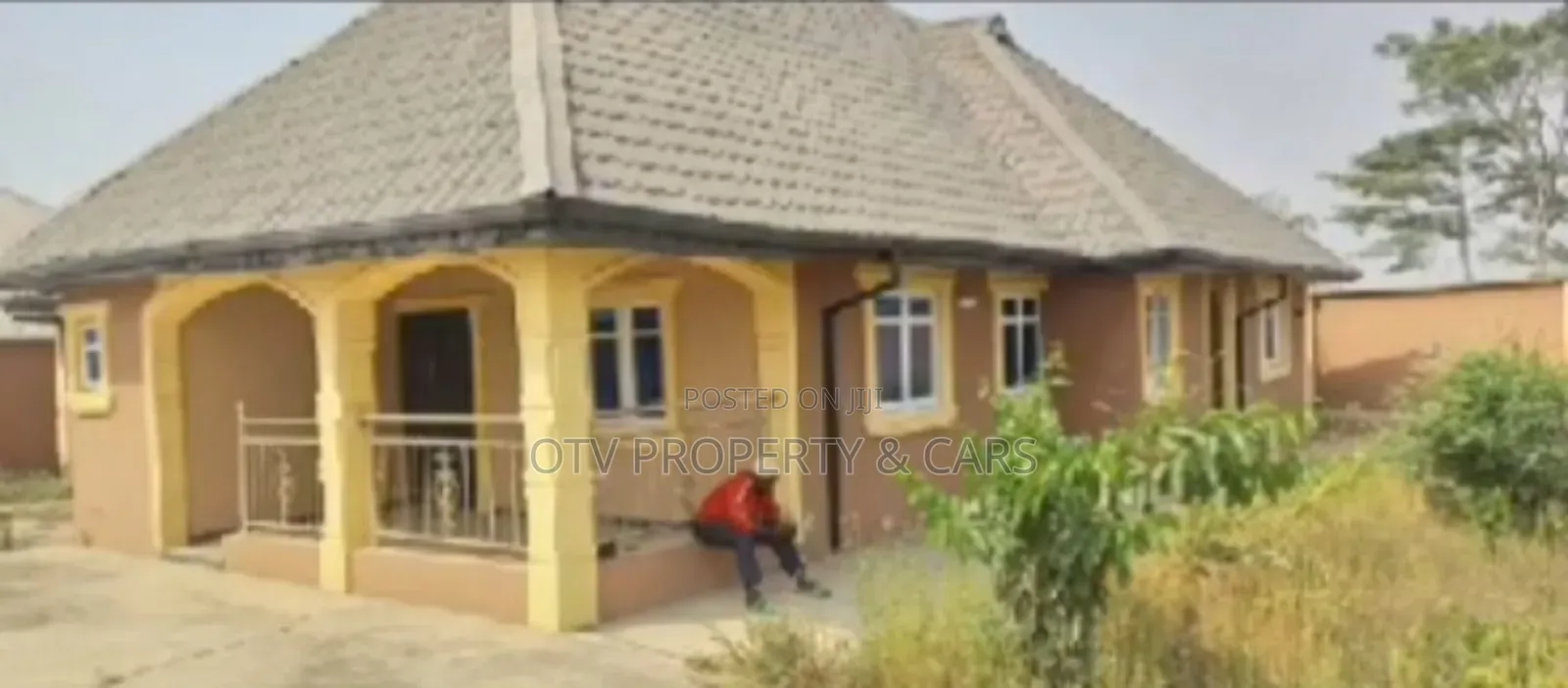 3bdrm Bungalow in Odo Ona for sale