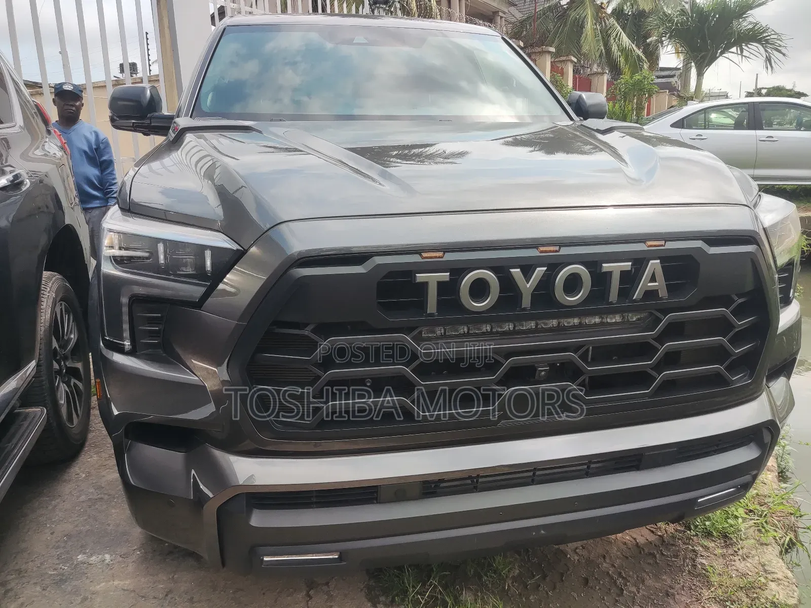 Toyota Sequoia Platinum 4WD 2024 Black