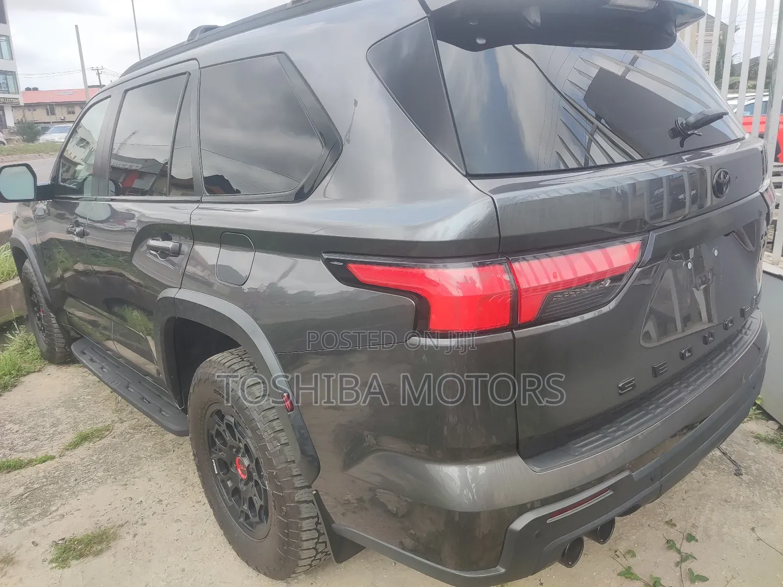 Toyota Sequoia Platinum 4WD 2024 Black