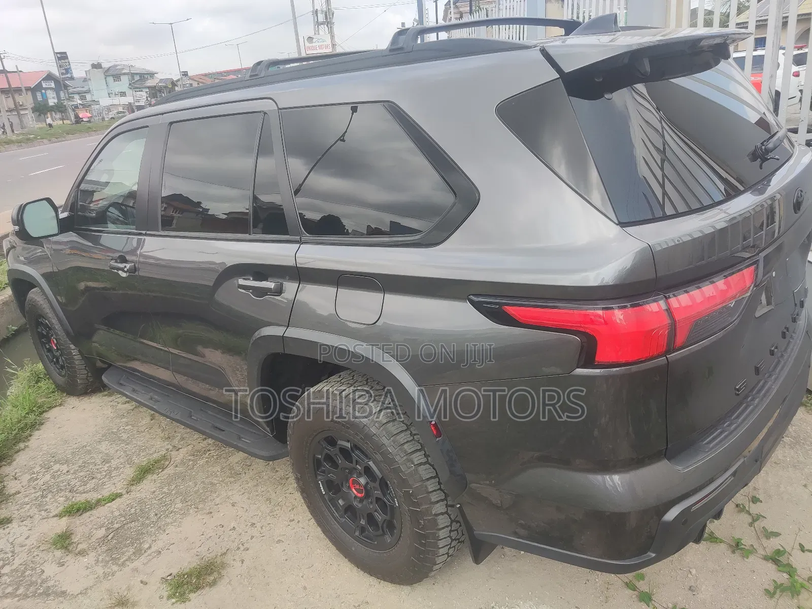 Toyota Sequoia Platinum 4WD 2024 Black