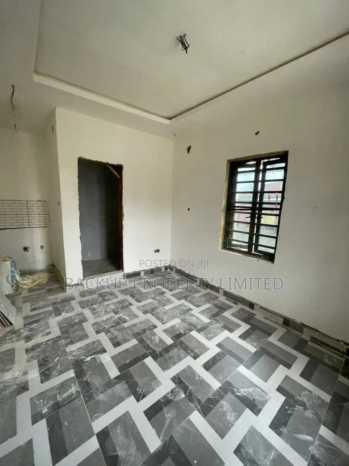 Studio Apartment in Onike Yaba for sale