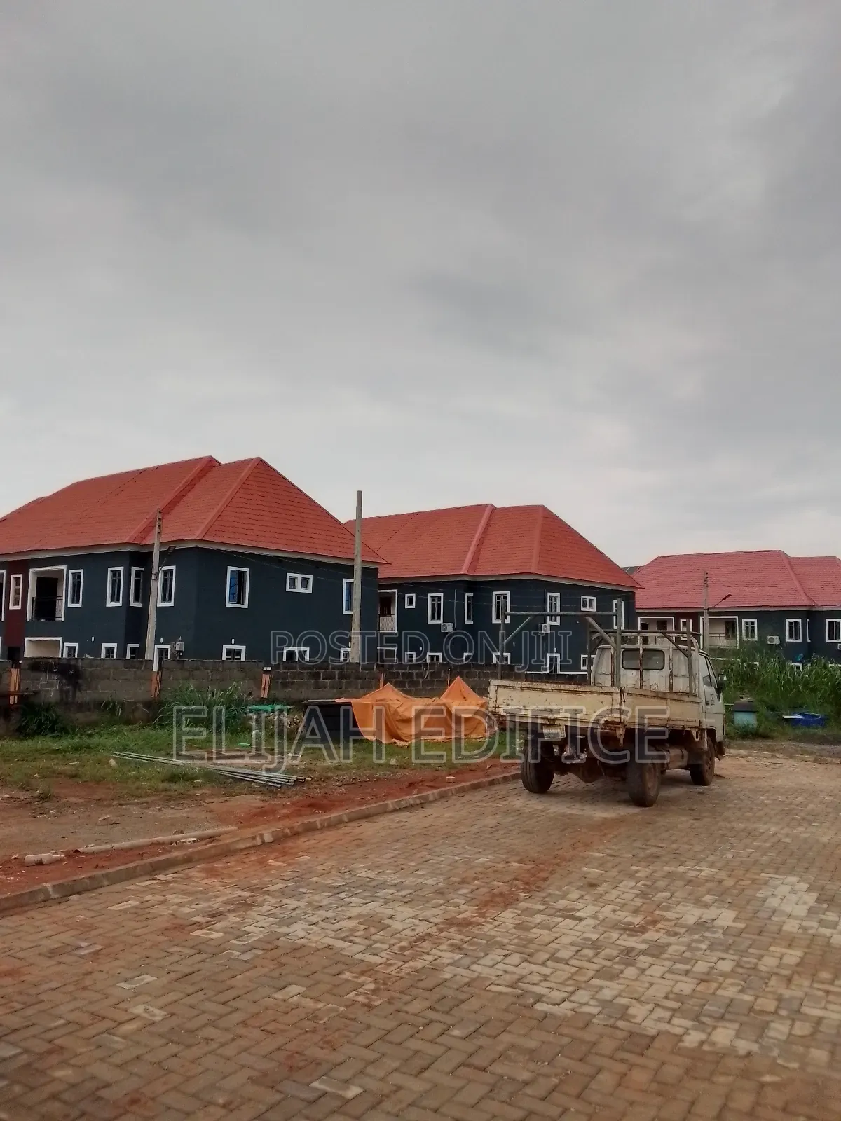 Furnished 3bdrm Block of Flats in Wiltop Omitoro, Ijede / Ikorodu