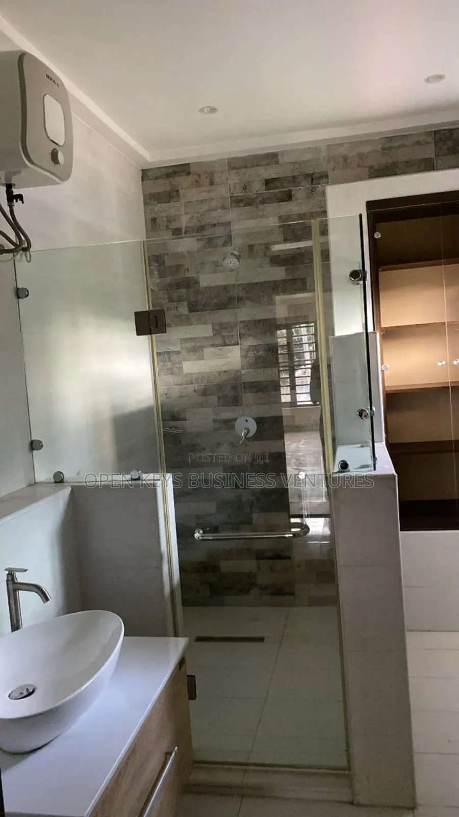 Furnished 5bdrm Duplex in Onireke Gra, Jericho for sale