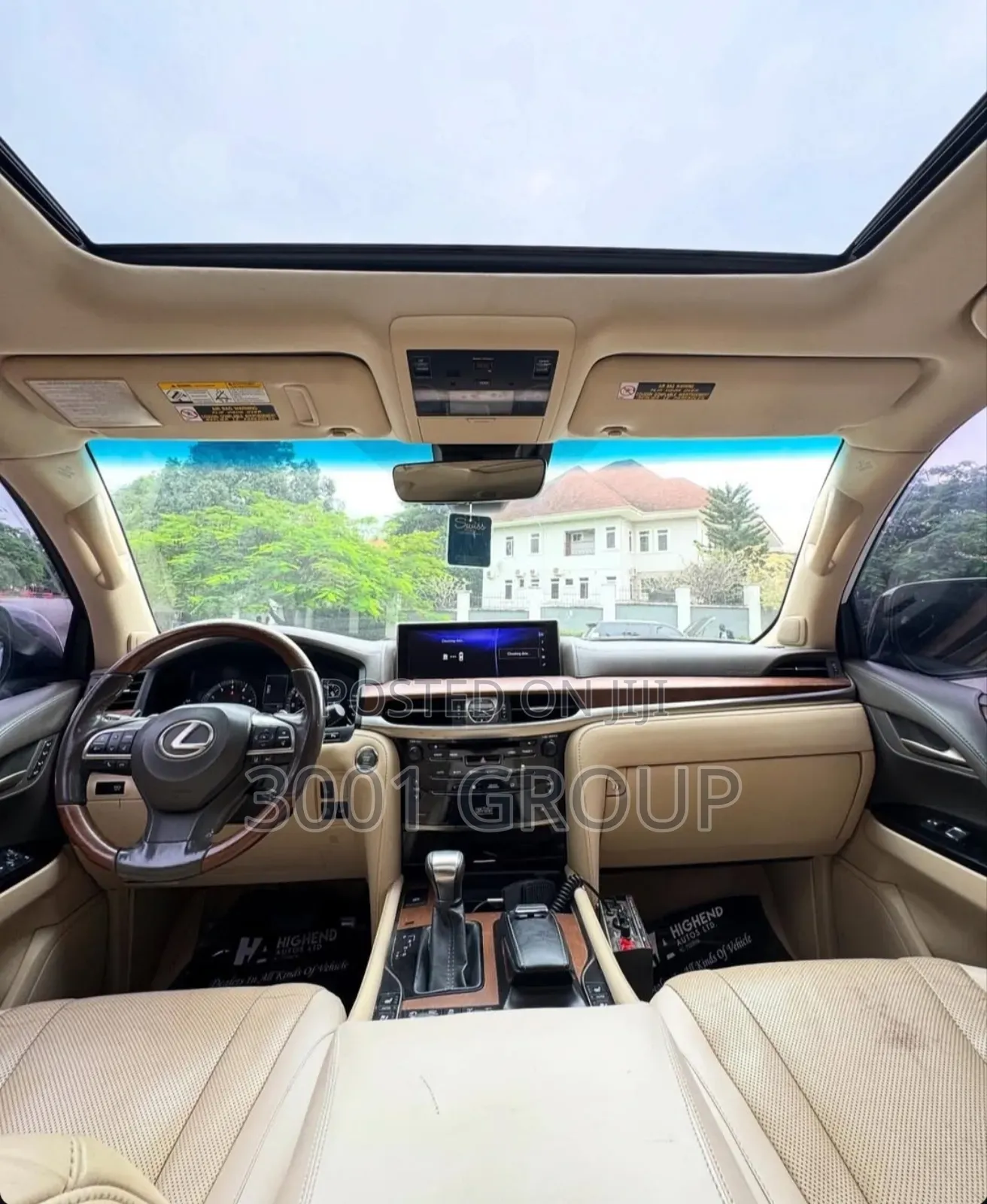 Lexus LX 570 AWD 2014 White