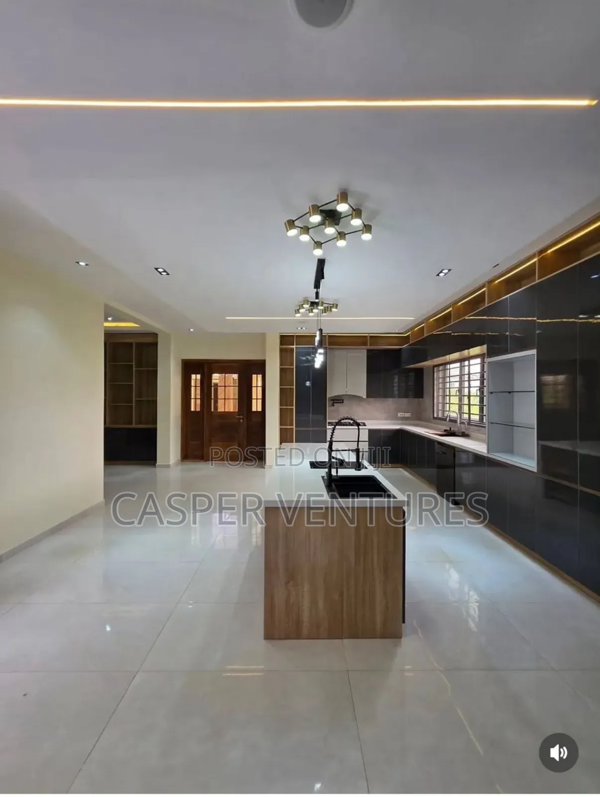 5bdrm House in Addo, Ado / Ajah for sale