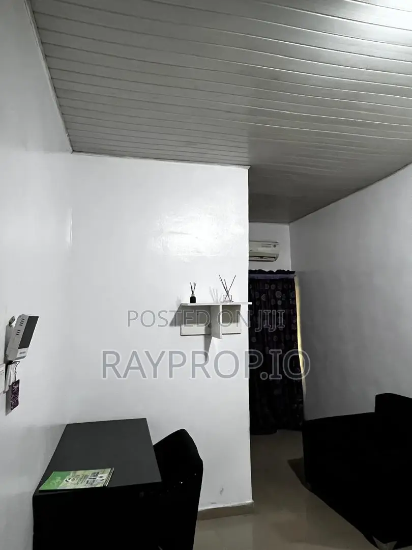545383vb - 1 Bedroom Shortlet in Ajah