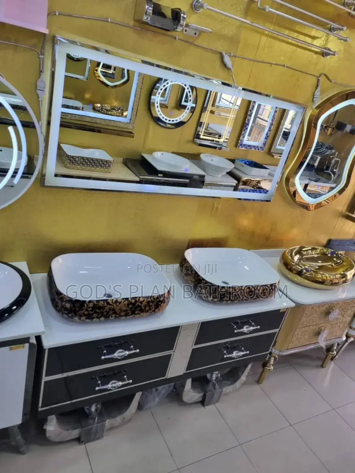 Double Cabinet With Leg Mirror Light