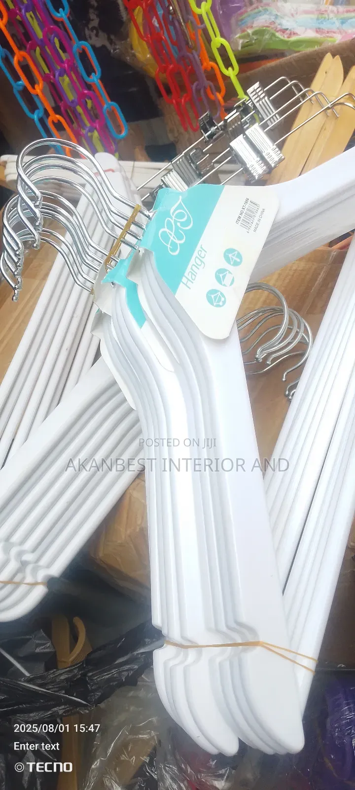 White Cloth Hanger by 10pcs