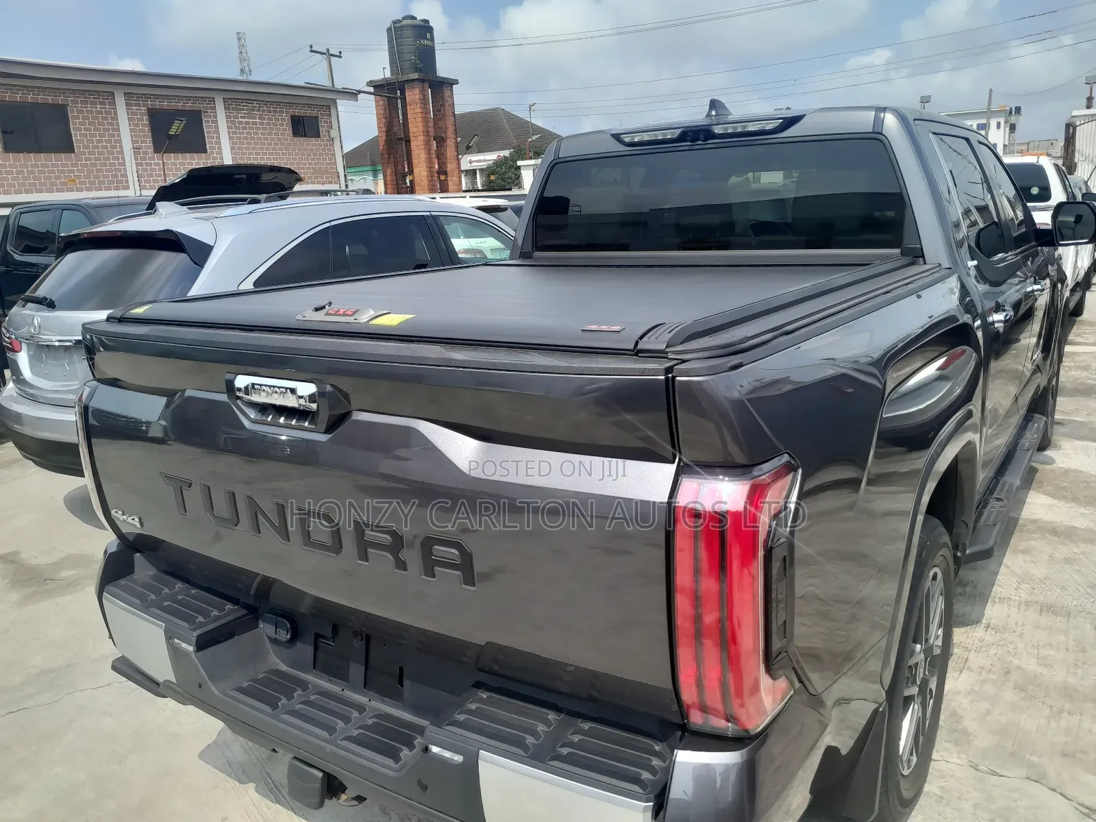 Toyota Tundra 2024 Black