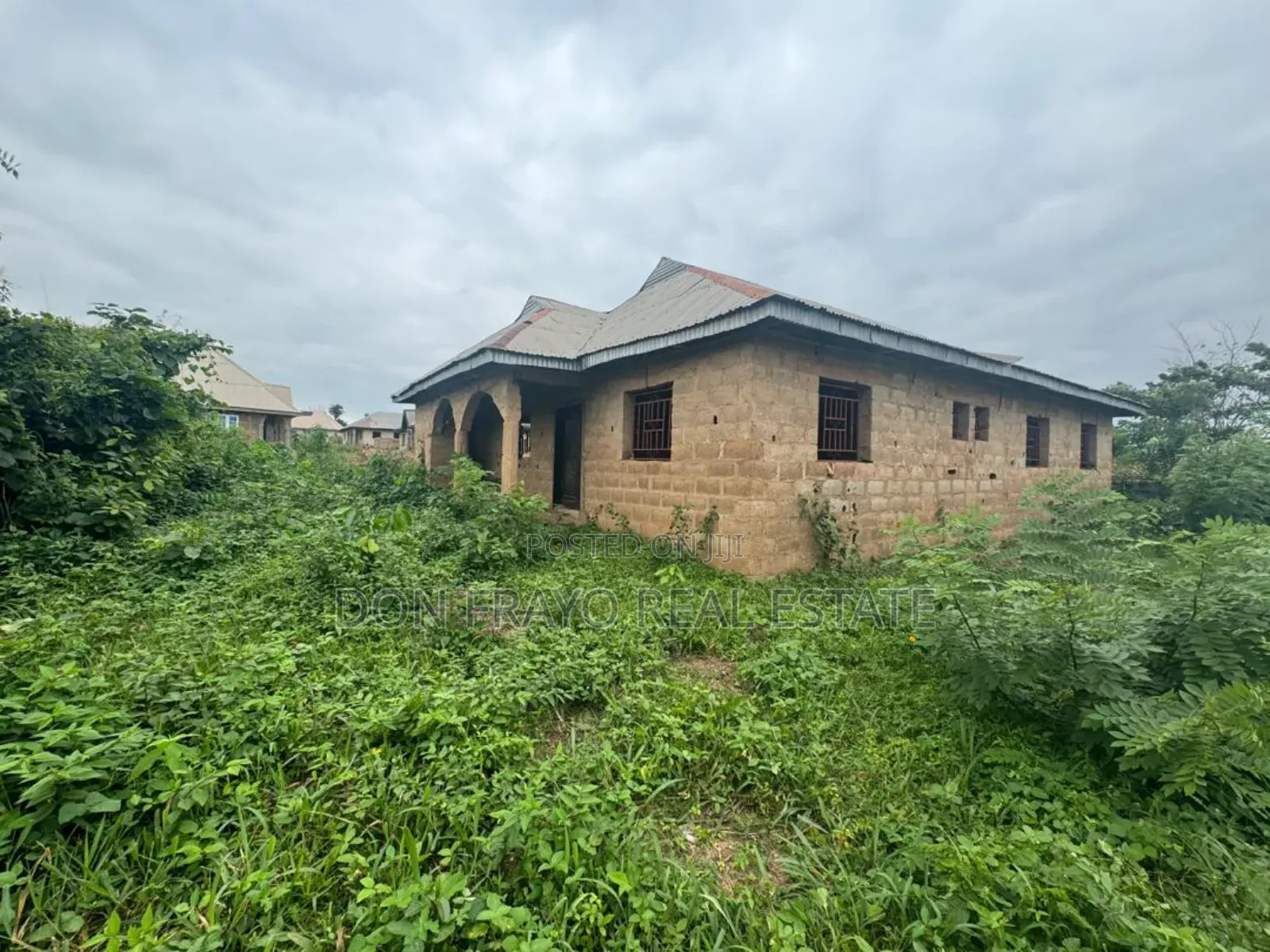 4bdrm Bungalow in Saribi Tose, Moniya for sale