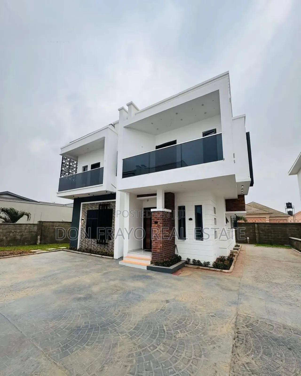 4bdrm Duplex in Kolapo Ishola Gra, Akobo for sale