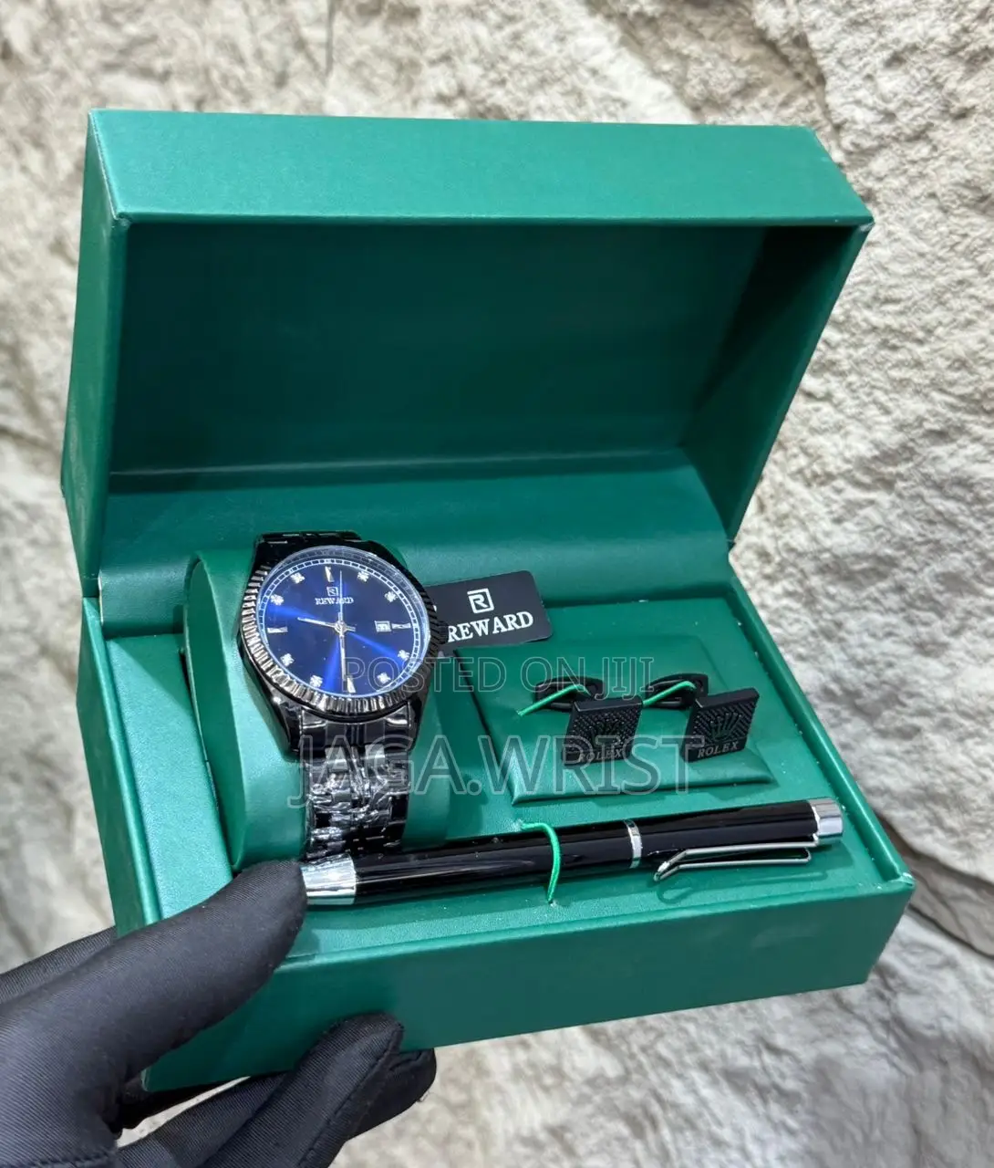 Reward Set as Seen With Box