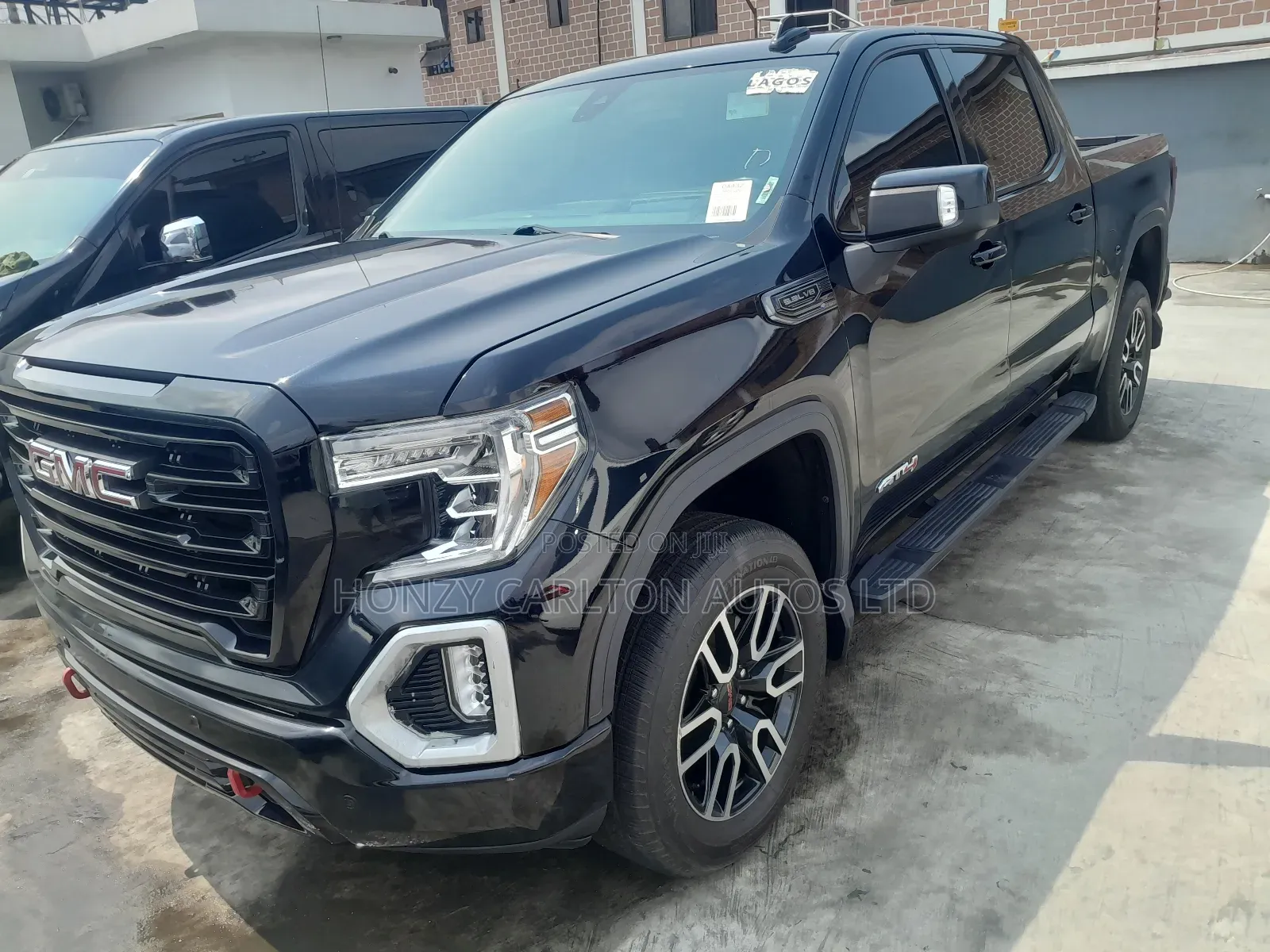 GMC Savana 2022 Black
