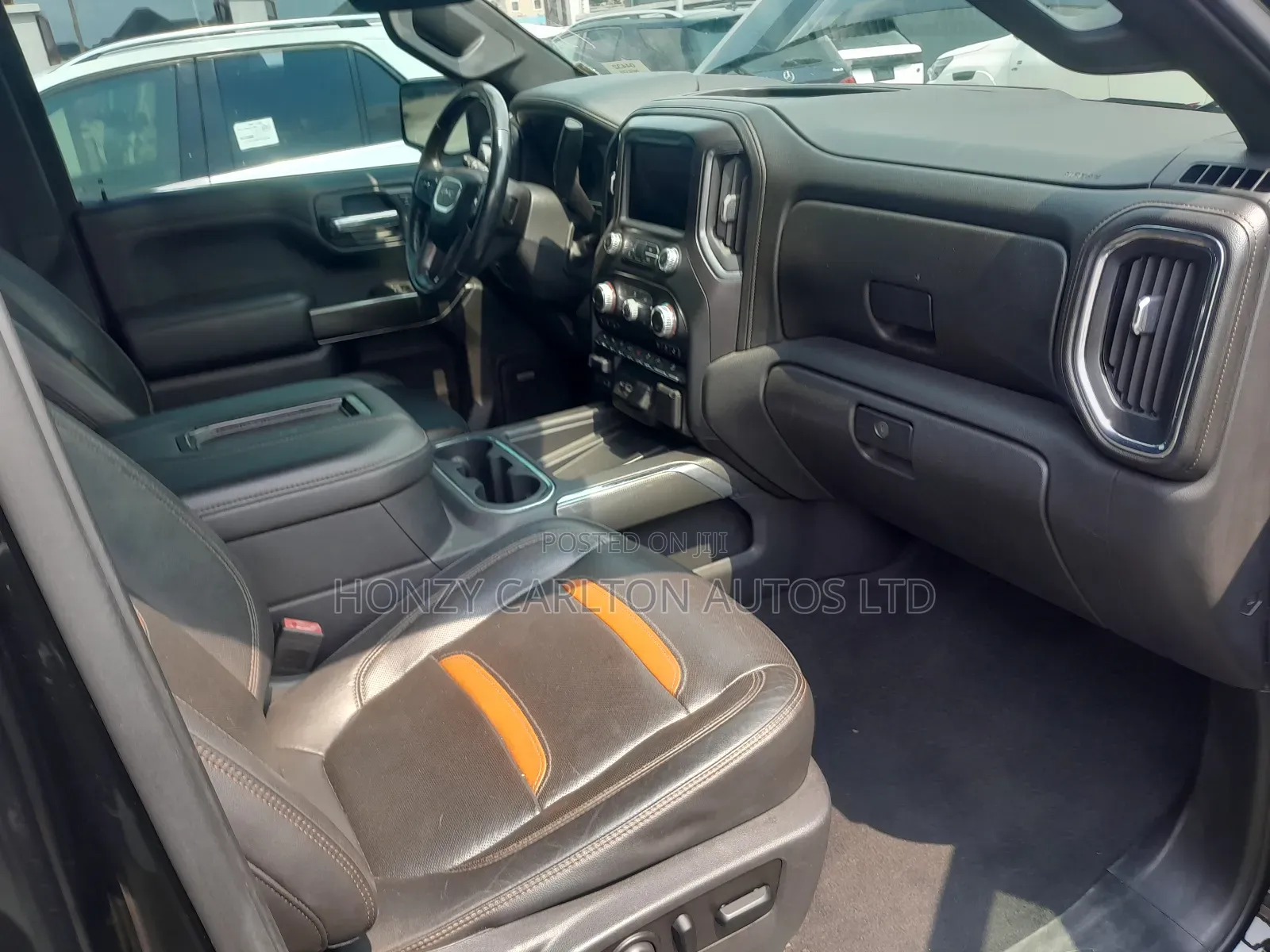 GMC Savana 2022 Black