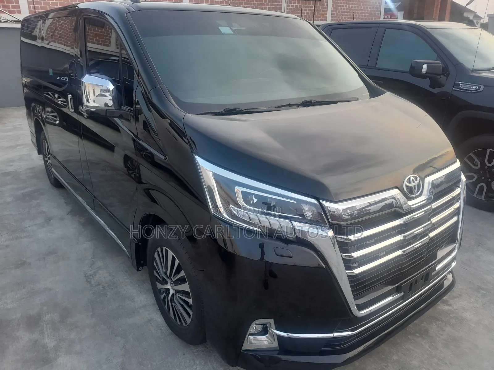 Toyota Granvia 2020 Black
